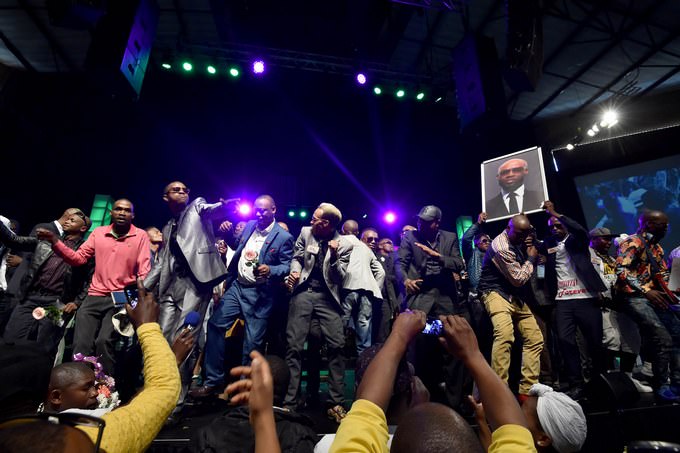 Kwaito-Musiker bei der Beerdigung ihres Stars Mandoza 2016 in Soweto Foto: GCIS / Elmond Jiyane 2015