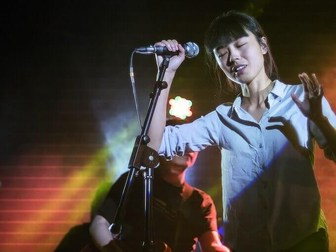 Sijiang Chen, Sängerin der Band Hiperson Foto: Livechinamusic