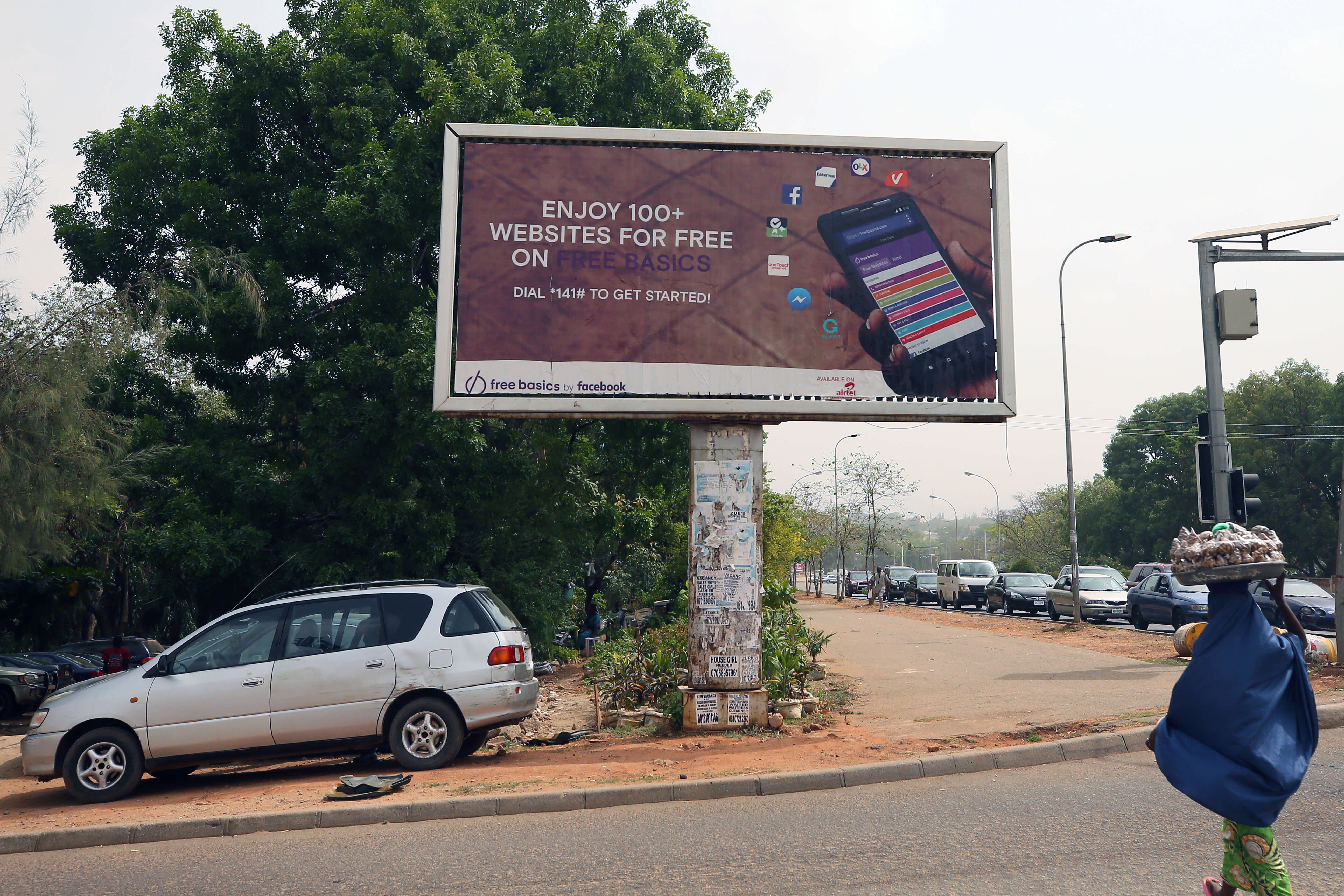 Datenkrake Facebookwirbt in Abuja, NigeriaFoto: Afolabi Sotunde / Reuters</small