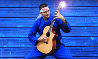 M&R empfiehlt Ewan Dobson: Neues Soloalbum Acoustic Metal II